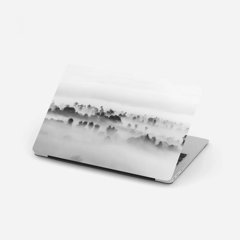 Adesivo per laptop mare di nuvole sulla foresta - minimalismo in bianco e nero