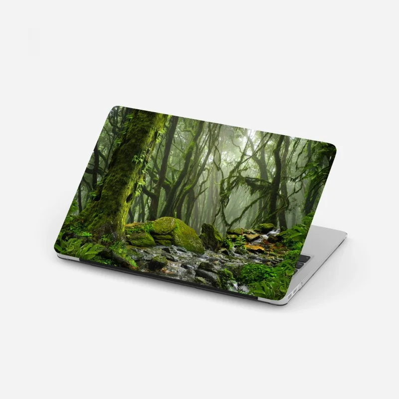 Adesivo per laptop foresta incantata di muschio e nebbia