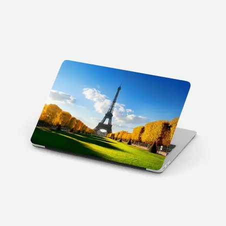 Adesivo per laptop panorama primaverile di Torre Eiffel al Champ de Mars, Parigi • Wallissimo®