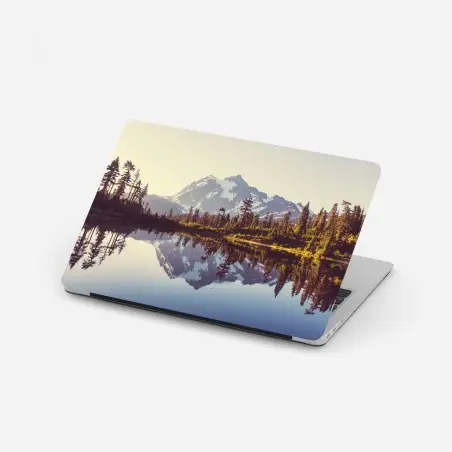 Adesivo per laptop riflessi dorati di Monte Shuksan sul lago • Wallissimo®