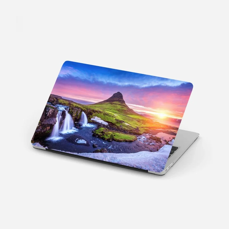 Adesivo per laptop tramonto rosa su Kirkjufell in Islanda