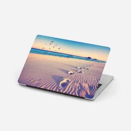 Adesivo per laptop impronte magiche sulla spiaggia al tramonto • Wallissimo®