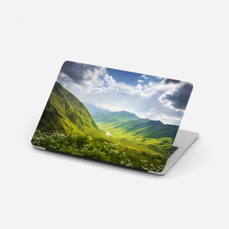 Adesivo per laptop panorama della valle di Svaneti, Georgia • Wallissimo®