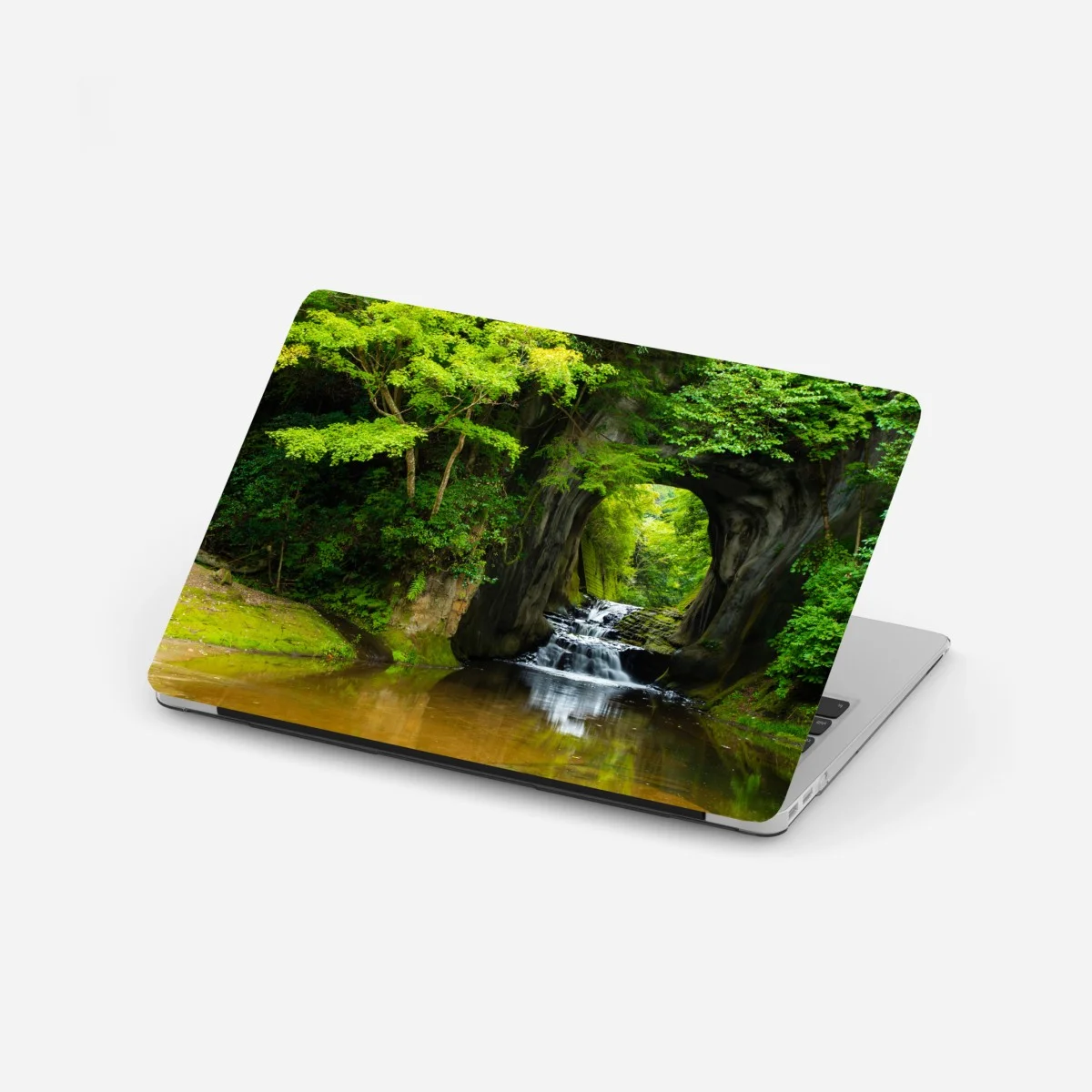 Adesivo per laptop arco naturale con cascata nella foresta • Wallissimo® Adesivo per laptop arco naturale con cascata nella foresta • Wallissimo®