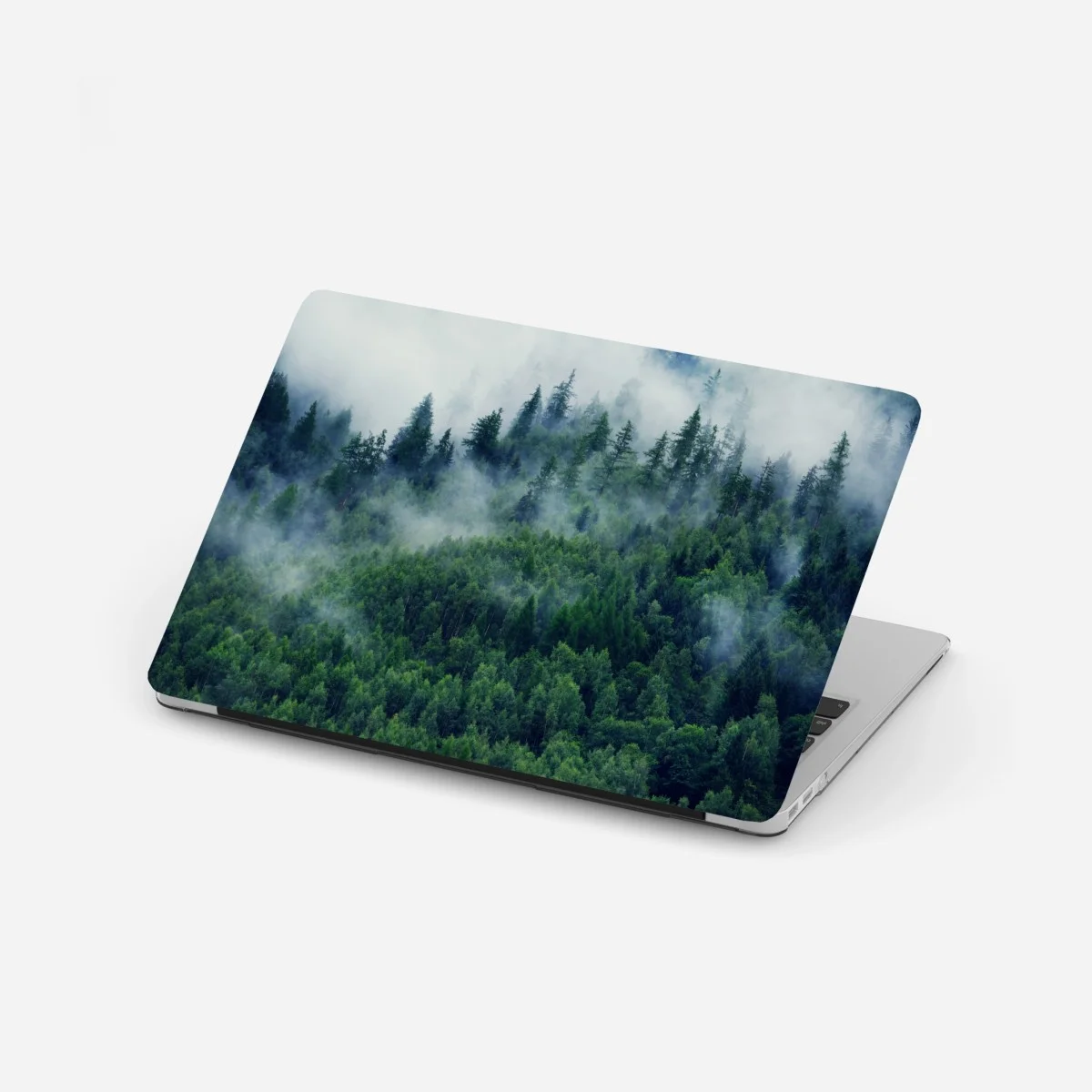 Adesivo per laptop foresta avvolta dalla nebbia • Wallissimo® Adesivo per laptop foresta avvolta dalla nebbia • Wallissimo®
