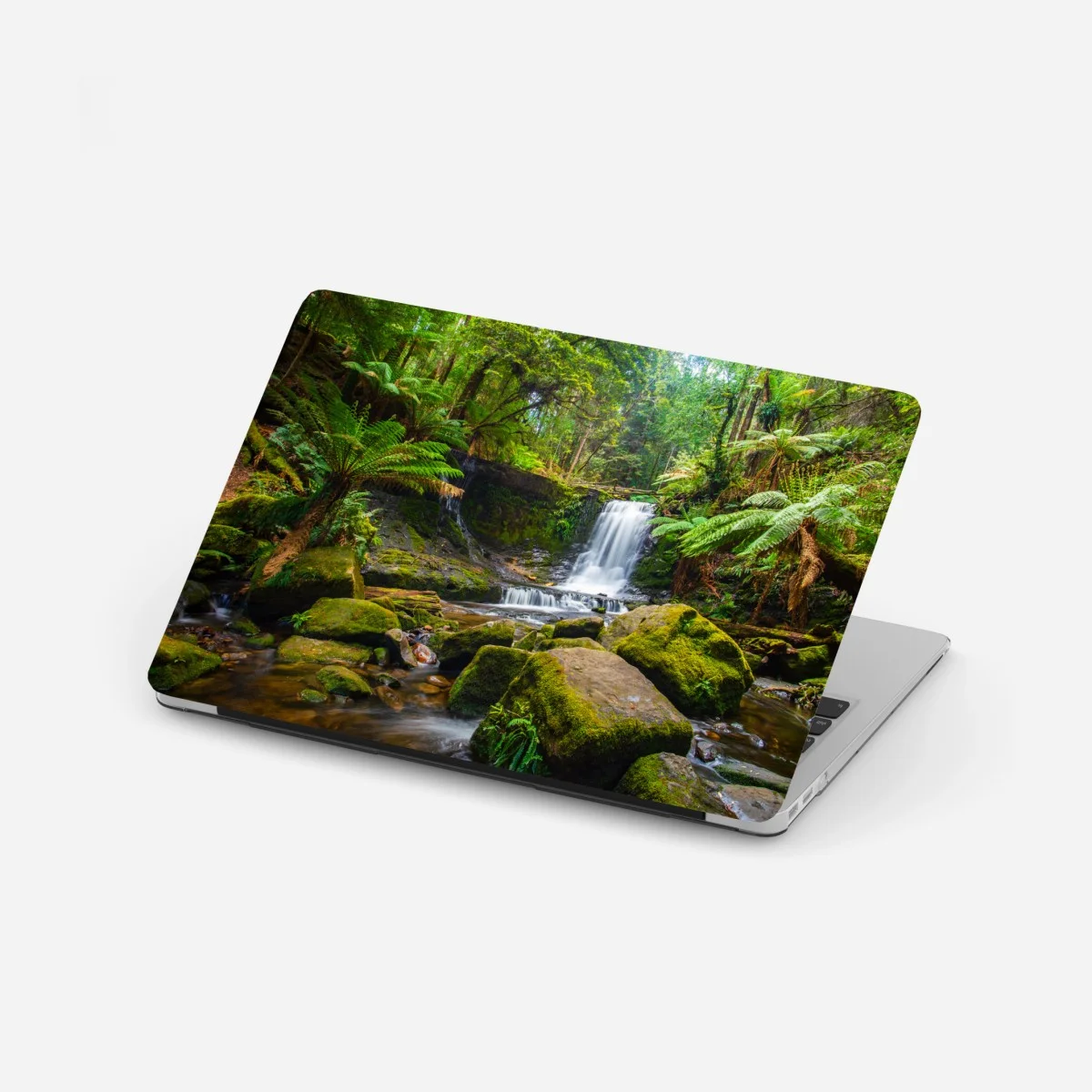 Adesivo per laptop cascata nella foresta incontaminata • Wallissimo® Adesivo per laptop cascata nella foresta incontaminata • Wallissimo®