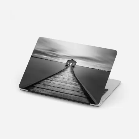 Adesivo per laptop casetta sul molo - quiete in bianco e nero • Wallissimo®