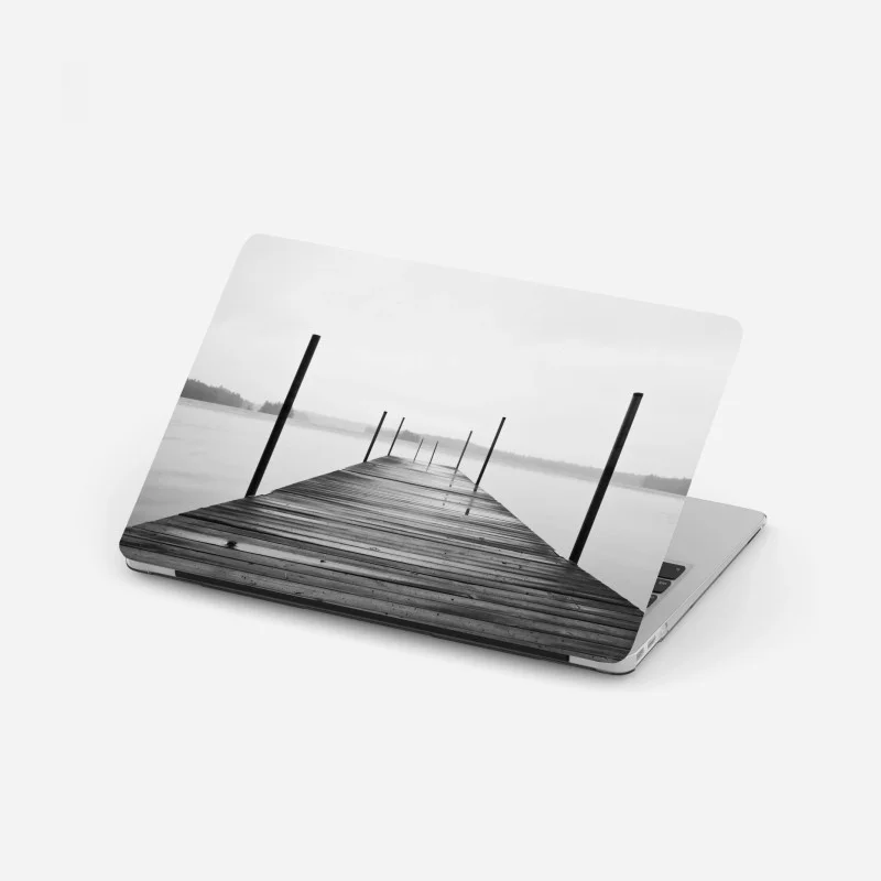 Adesivo per laptop molo silenzioso sul lago