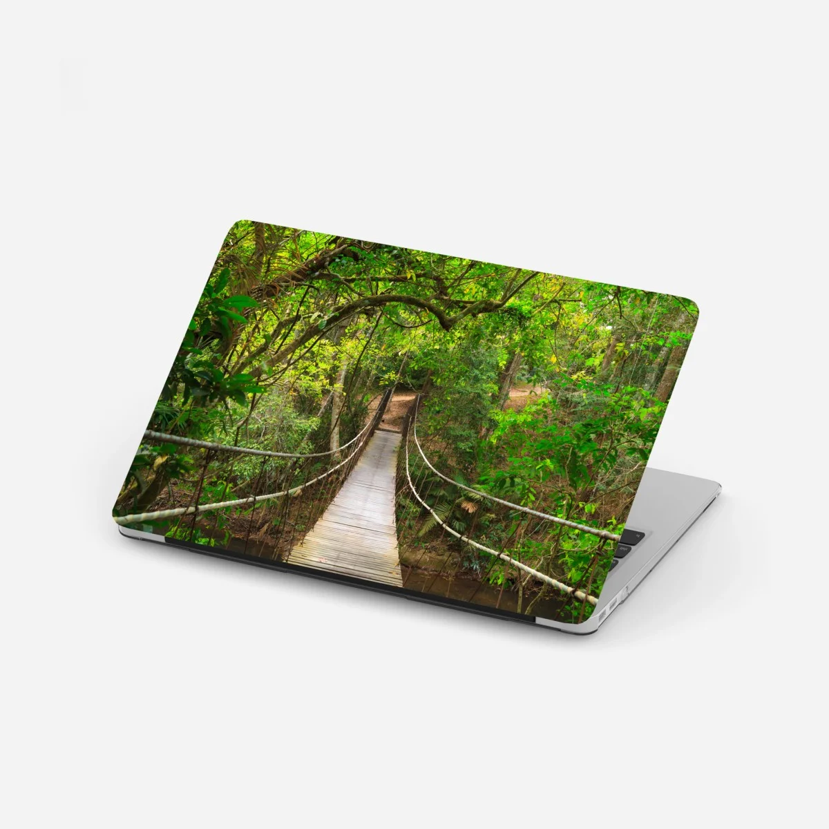Adesivo per laptop ponte sospeso nella foresta lussureggiante • Wallissimo® Adesivo per laptop ponte sospeso nella foresta lussureggiante • Wallissimo®