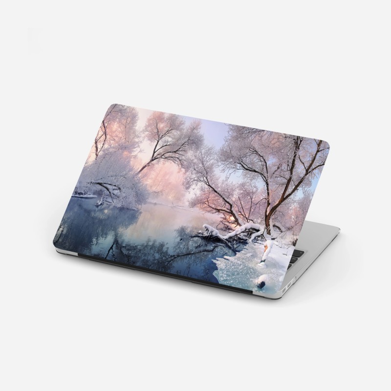 Adesivo per laptop mattino d'inverno sul fiume