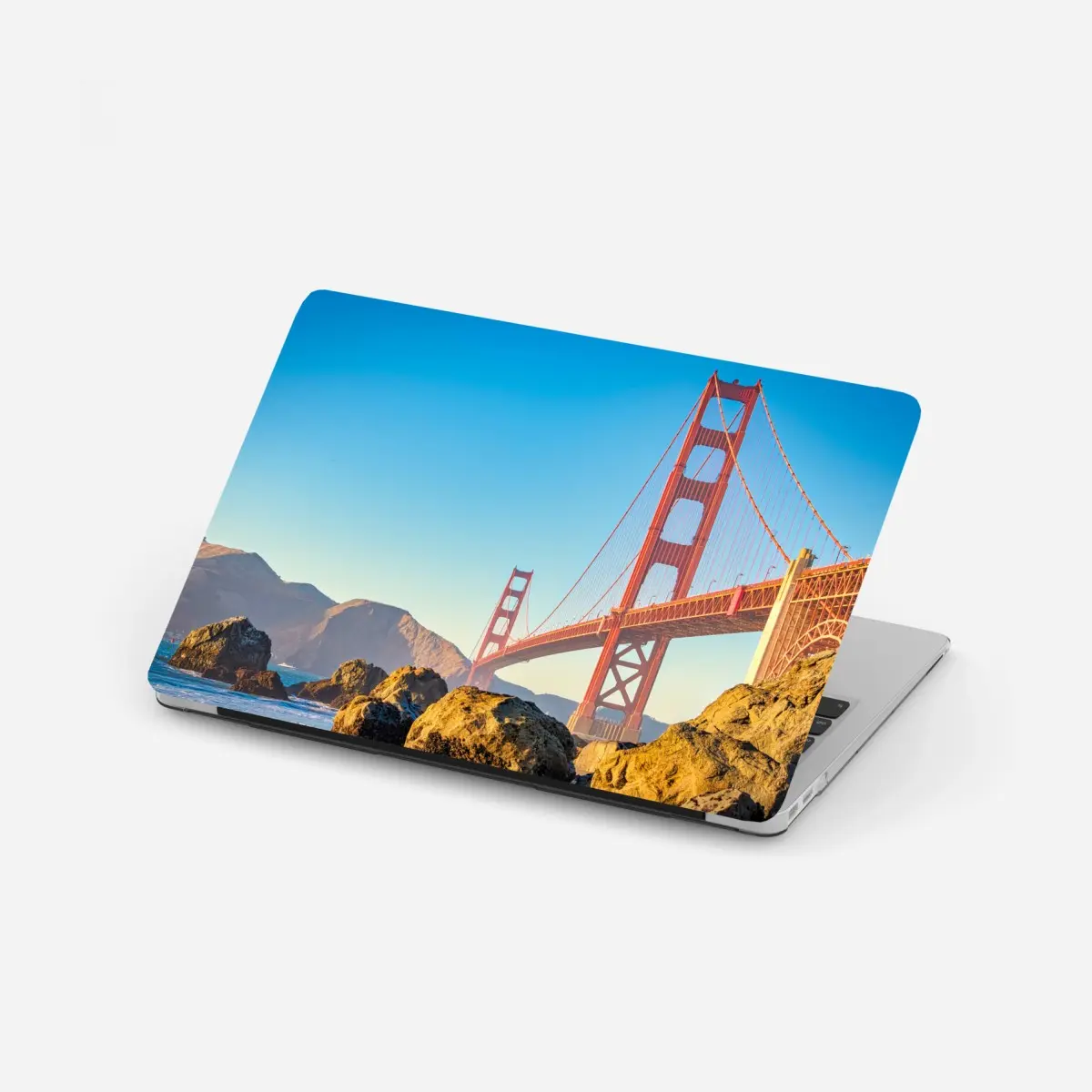 Adesivo per laptop panorama costiero con il ponte Golden Gate di San Francisco • Wallissimo®