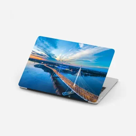 Adesivo per laptop panorama aereo del ponte strallato di San Pietroburgo • Wallissimo®