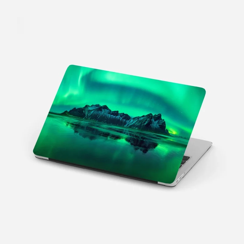 Adesivo per laptop aurora boreale su Vestrahorn sulla spiaggia nera di Stokksnes