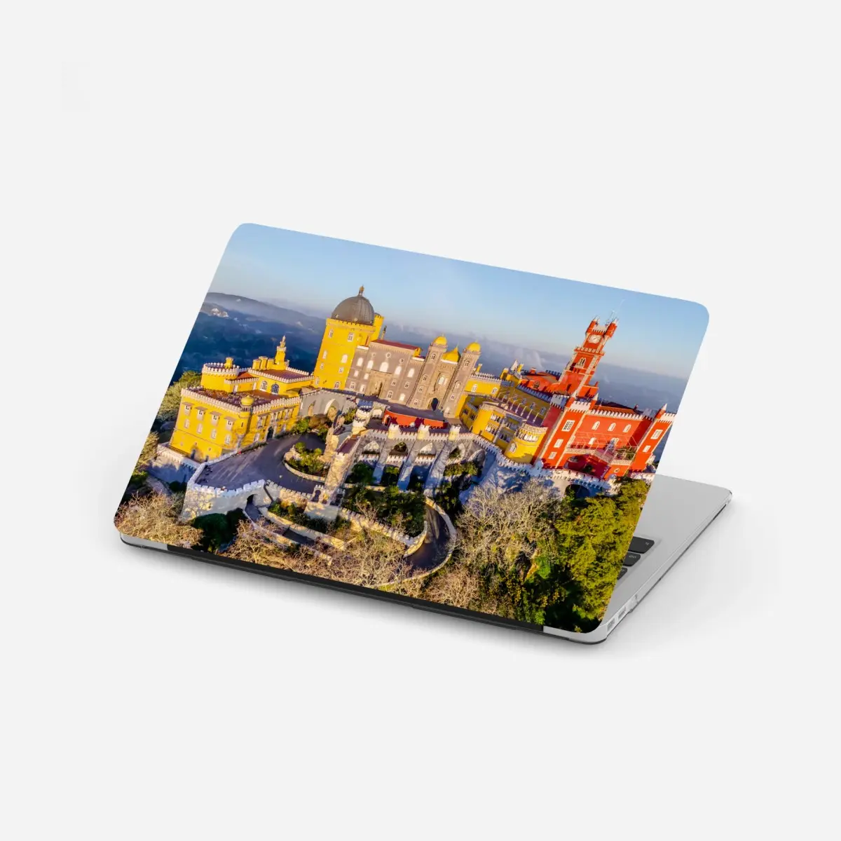 Adesivo per laptop splendida veduta del castello colorato di Sintra, Portogallo • Wallissimo®