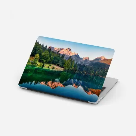 Adesivo per laptop panorama del Lago di Fusine con Mangart • Wallissimo®