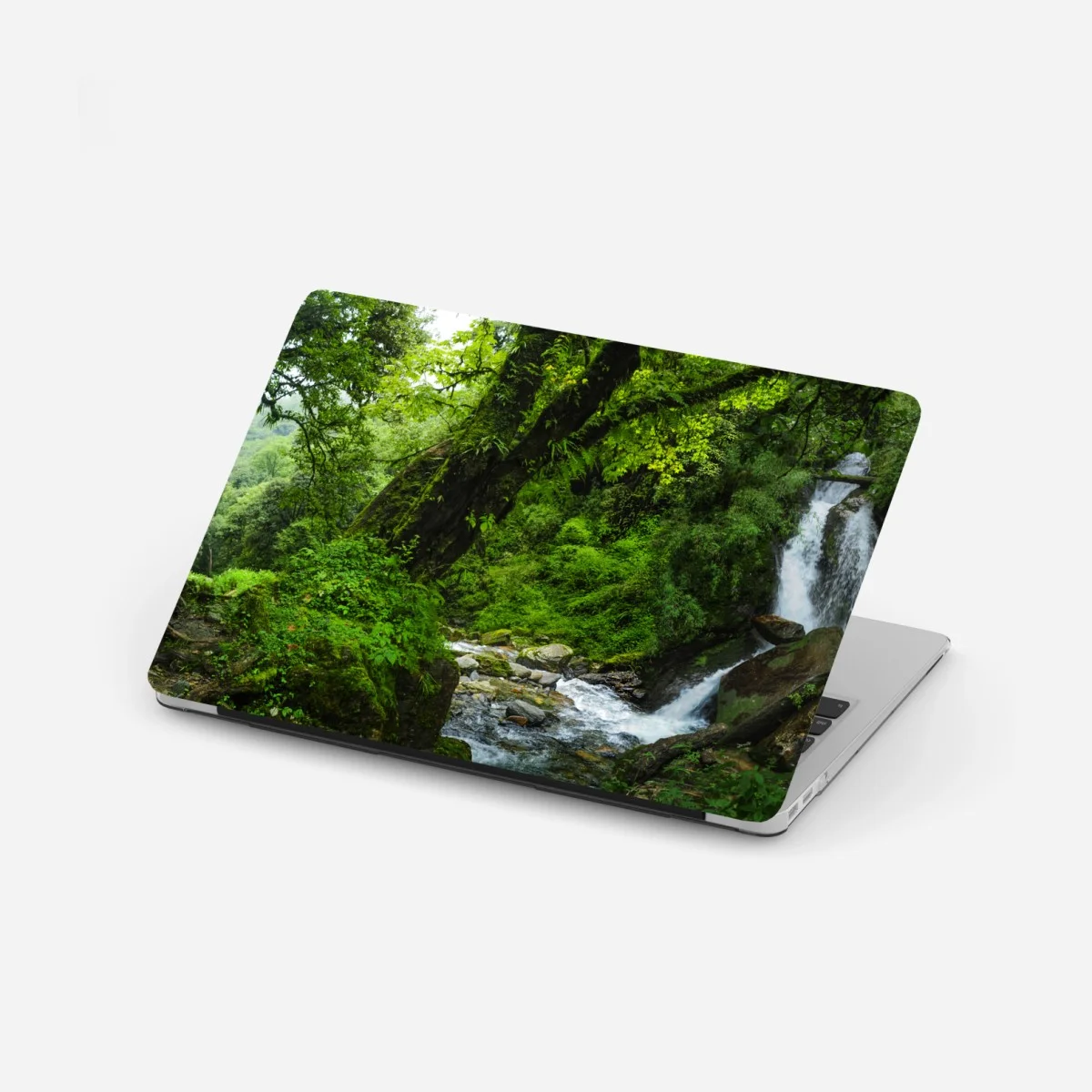 Adesivo per laptop angolo verde: cascata nella foresta • Wallissimo® Adesivo per laptop angolo verde: cascata nella foresta • Wallissimo®