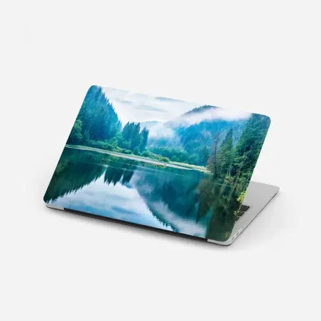 Adesivo per laptop mattina nebbiosa sul lago Lacu Rosu • Wallissimo®