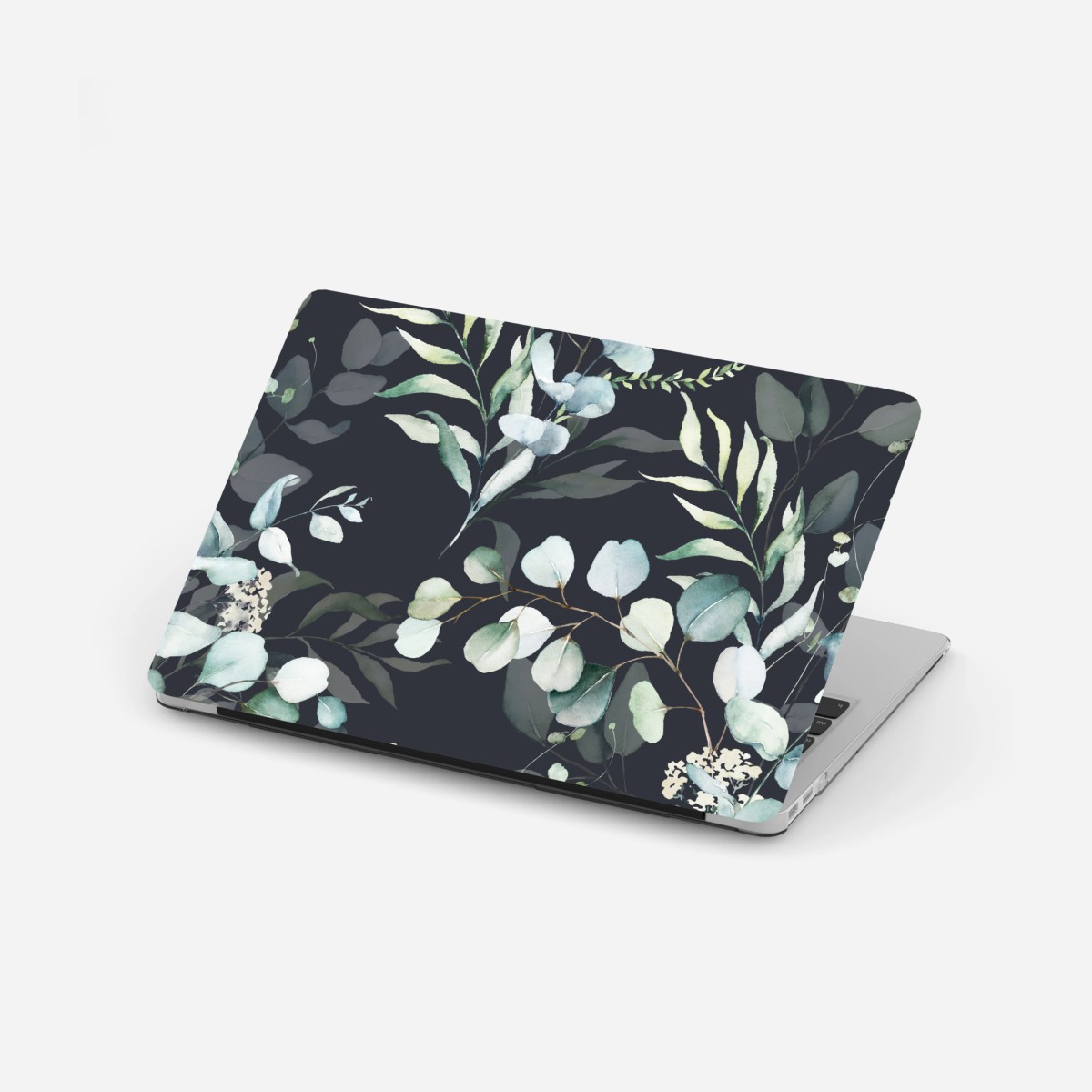 Adesivo per laptop motivo botanico di eucalipto su sfondo scuro • Wallissimo®