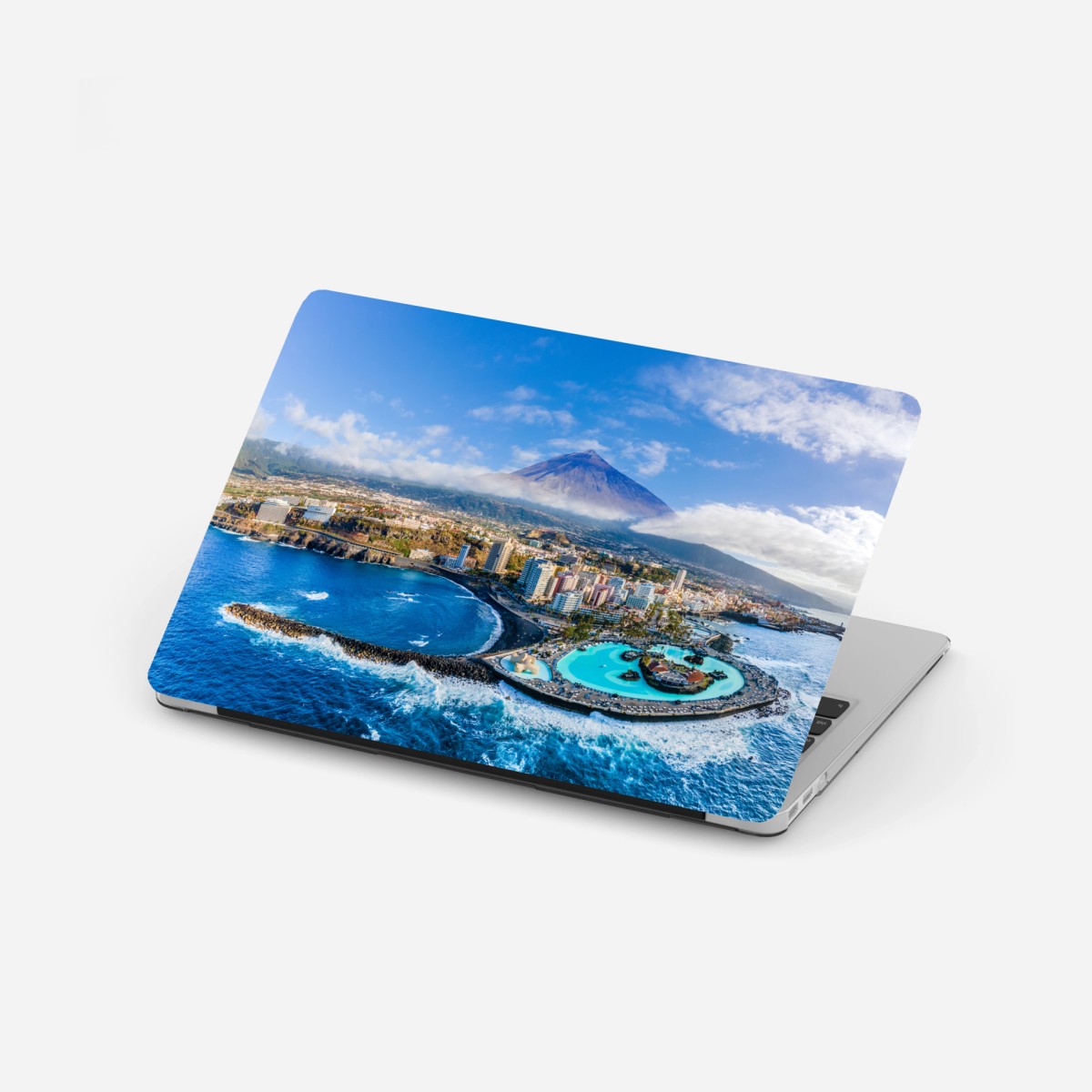 Adesivo per laptop panorama costiero di Tenerife con il Teide • Wallissimo®