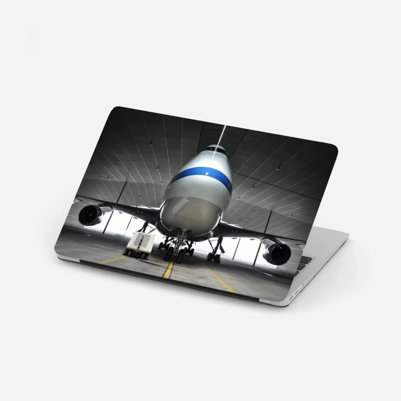 Adesivo per laptop maestoso aereo in hangar vista frontale
