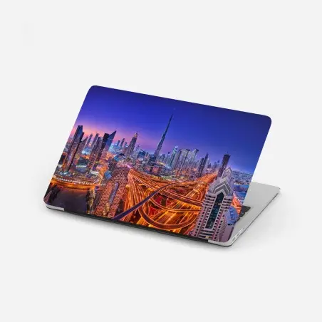 Adesivo per laptop panorama notturno di Dubai: skyline moderno e dinamico • Wallissimo®