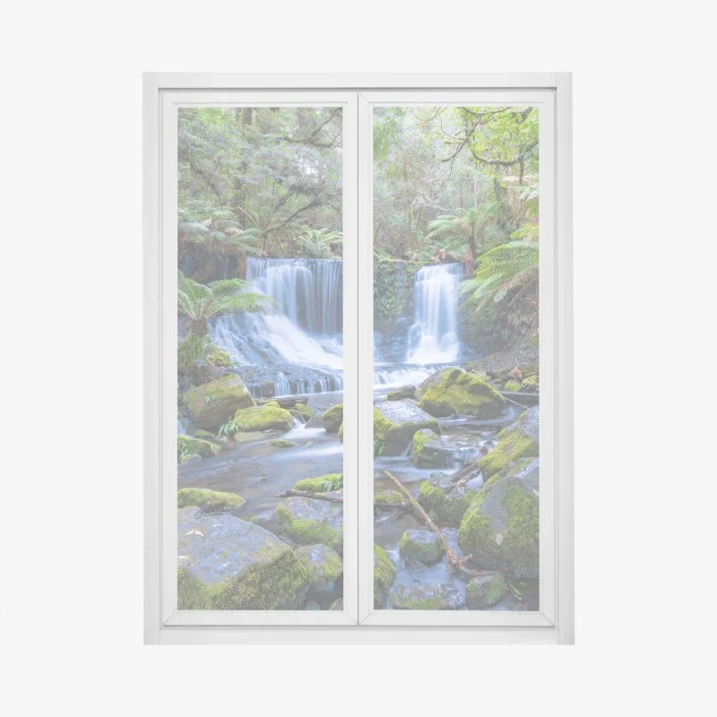 Adesivo per finestra cascata tra le felci nella foresta