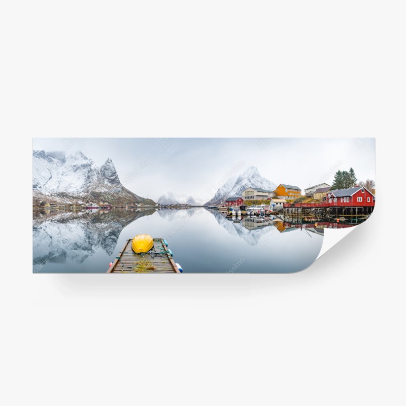 Carta da parati riflessi sul fiordo innevato