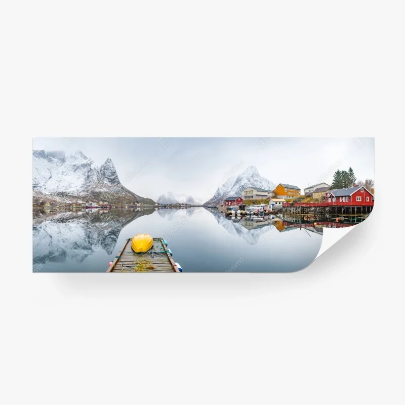 Carta da parati riflessi sul fiordo innevato