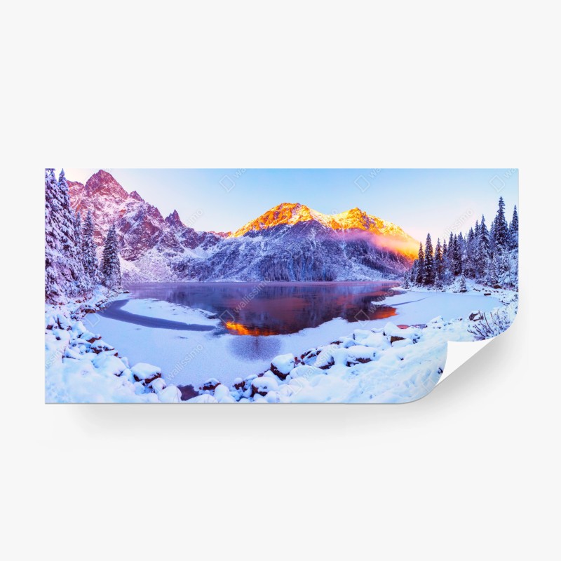 Carta da parati alba dorata sulle Alpi innevate