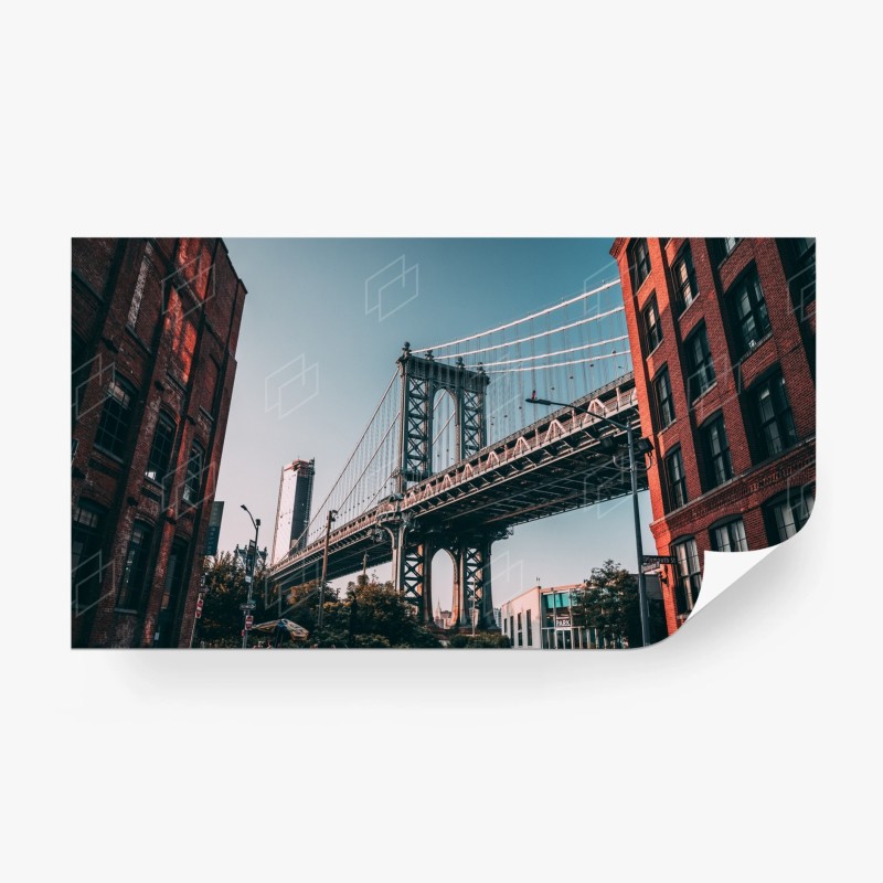 Carta da parati scorcio urbano: ponte di Manhattan tra palazzi in mattoni
