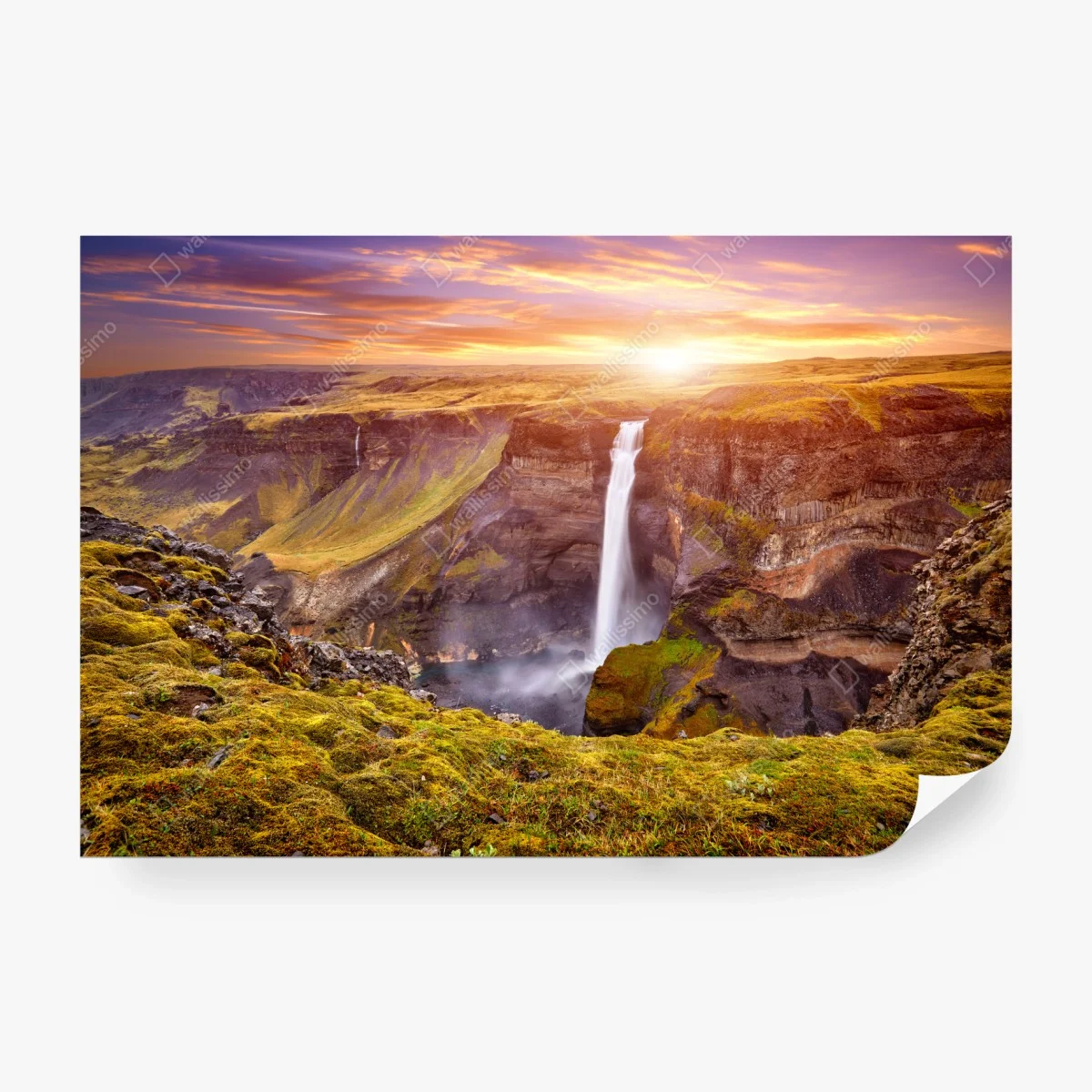 Carta da parati tramonto su Haifoss, cascata maestosa dell'Islanda • Wallissimo®