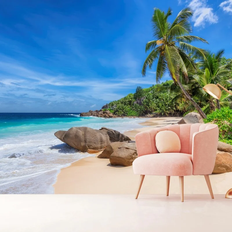 Carta da parati oasi tropicale con palme e rocce sulla spiaggia