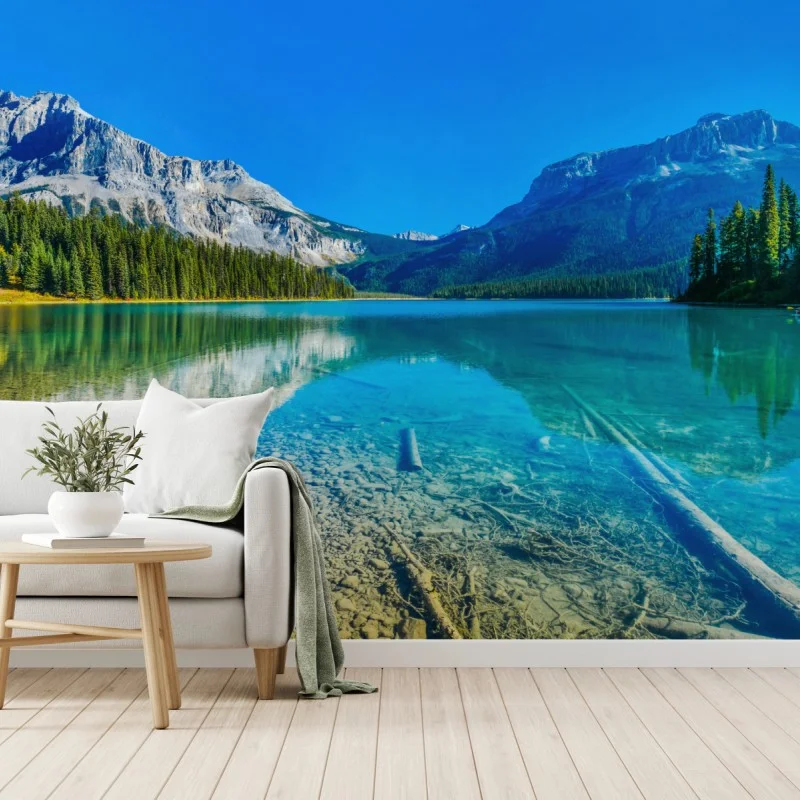 Carta da parati lago alpino cristallino con montagne e riflessi