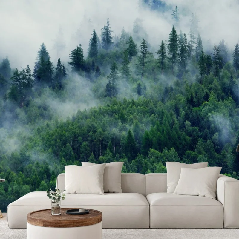 Carta da parati foresta avvolta dalla nebbia