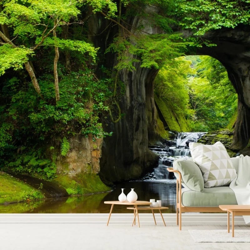 Carta da parati arco naturale con cascata nella foresta