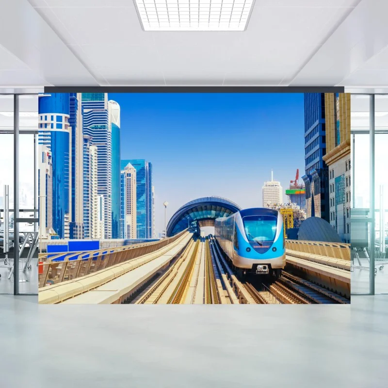 Carta da parati metropolitana futuristica tra i grattacieli