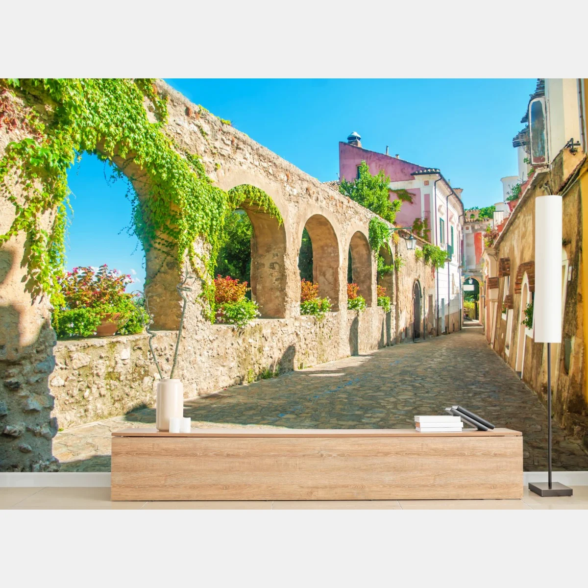 Carta da parati scorcio fiorito di Ravello sulla Costiera Amalfitana • Wallissimo® Carta da parati scorcio fiorito di Ravello sulla Costiera Amalfitana • Wallissimo®