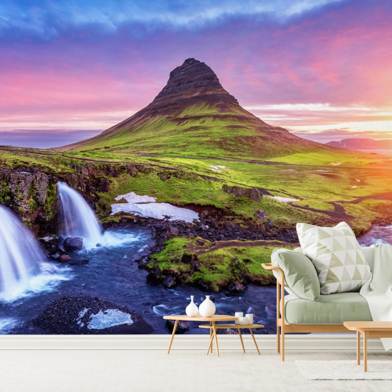 Carta da parati tramonto rosa su Kirkjufell in Islanda