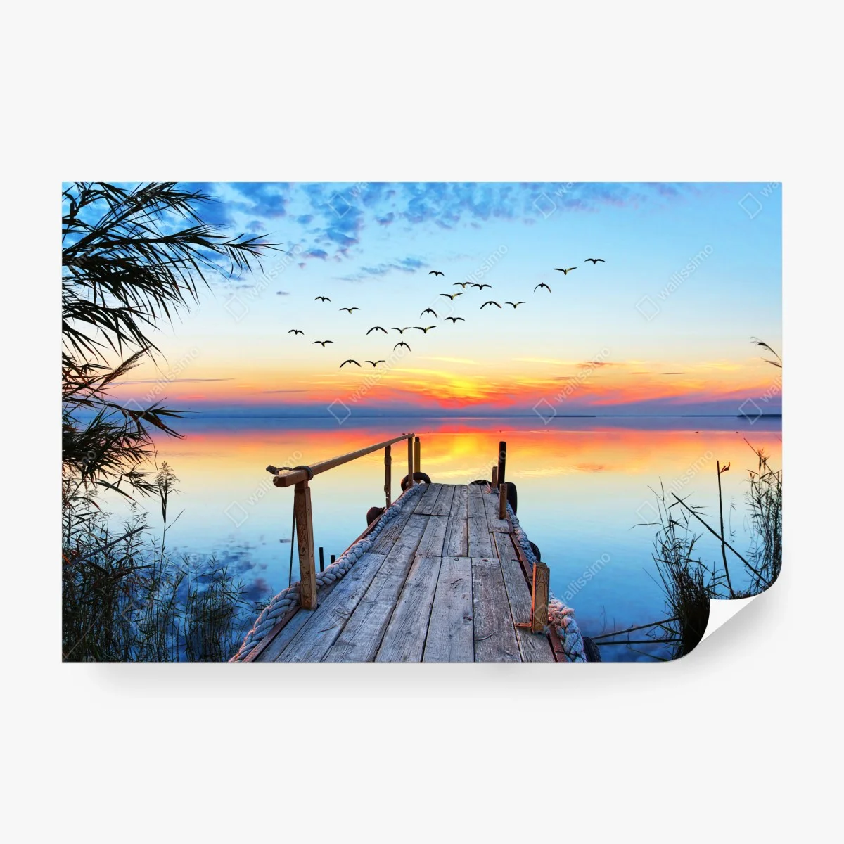 Carta da parati tramonto sul molo: vista serena sul lago • Wallissimo®