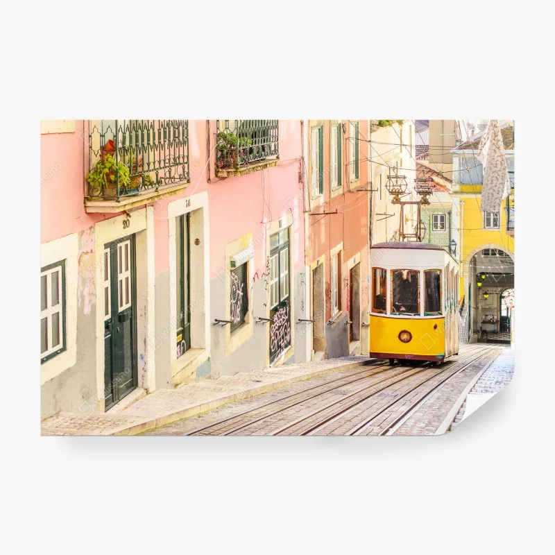 Carta da parati tram giallo per le strade di Lisbona