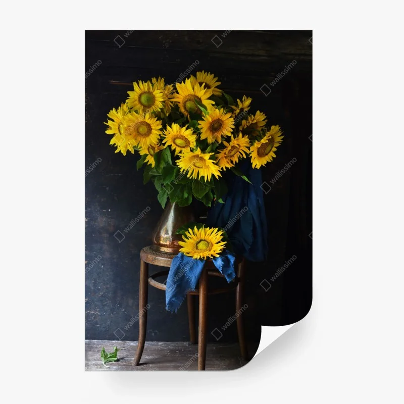 Carta da parati bouquet di girasoli su sedia rustica