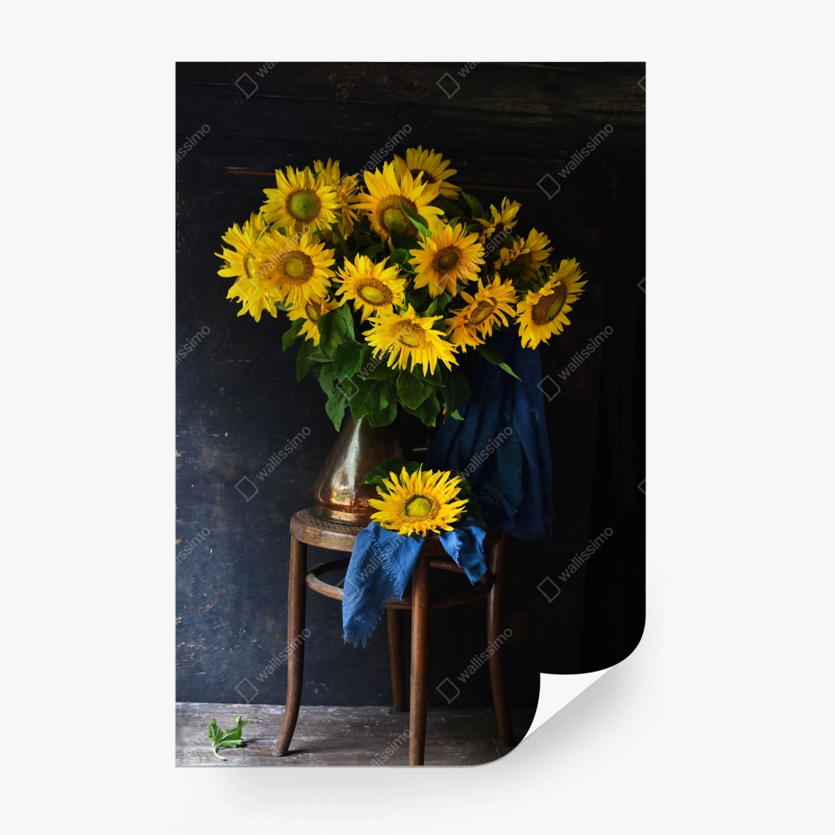 Carta da parati bouquet di girasoli su sedia rustica • Wallissimo®