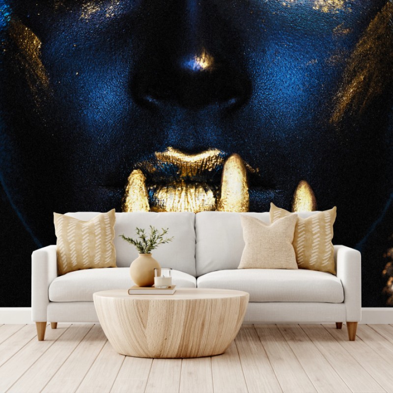 Carta da parati ritratto glamour blu e oro con dettagli dorati
