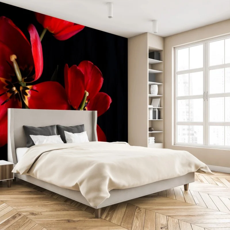 Carta da parati tulipani rossi su sfondo nero