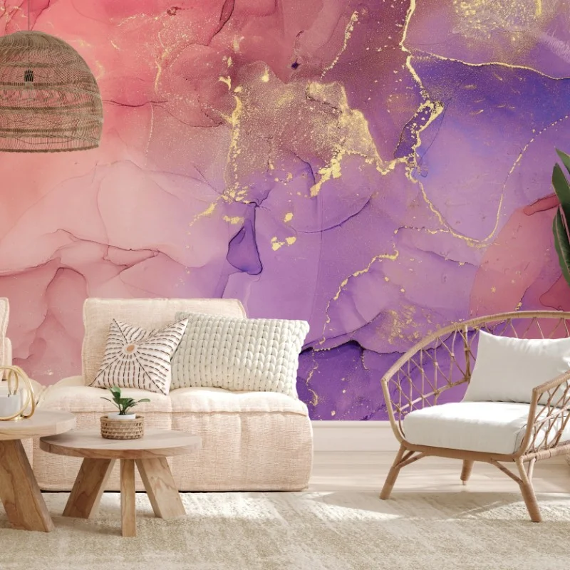 Carta da parati marmo liquido rosa e viola con venature dorate