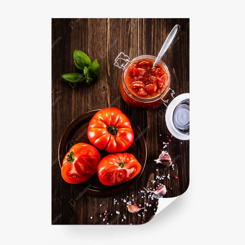 Carta da parati pomodori rustici con salsa e basilico