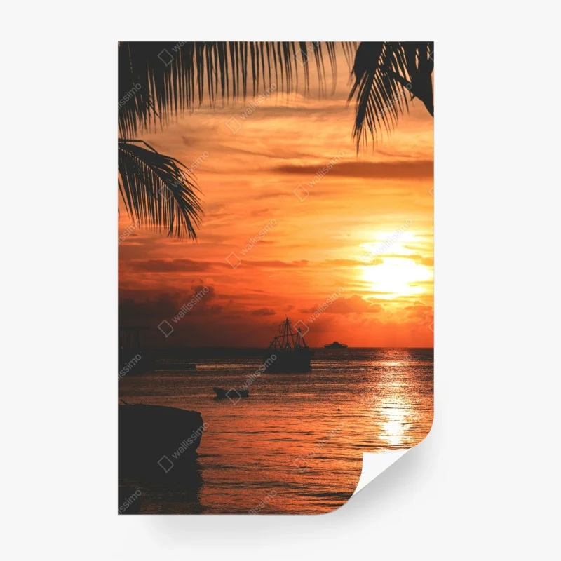 Carta da parati tramonto tropicale sul mare con palme e barche