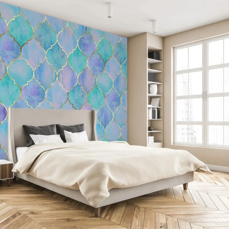 Carta da parati motivo marocchino acquerellato turchese e lilla con dettagli dorati