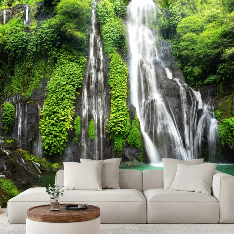 Carta da parati cascata nella foresta verde