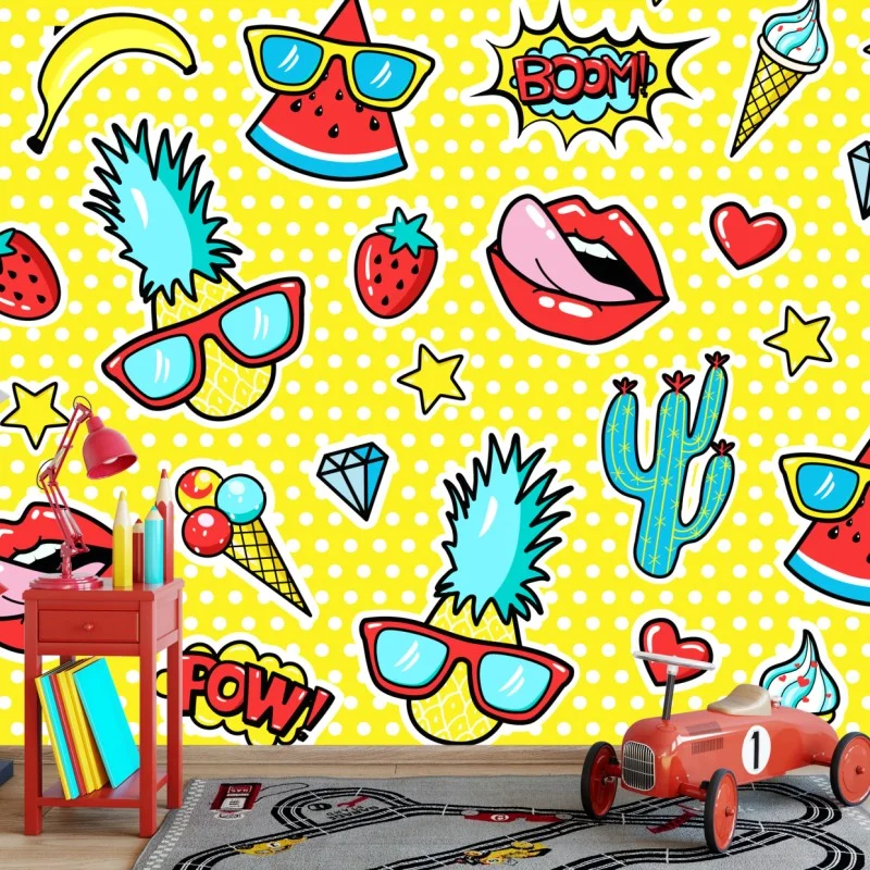 Carta da parati motivo pop art estivo con frutta e simboli divertenti